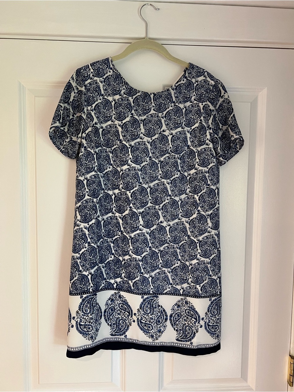 Lulu's Navy & White Paisley Short Sleeve Shift Tunic